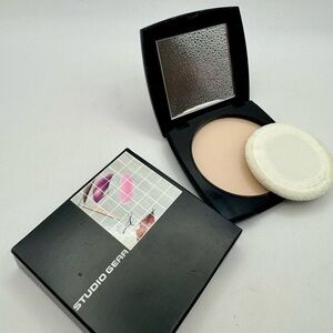 Studio Gear Compact Pressed Powder Compact - Porcelain